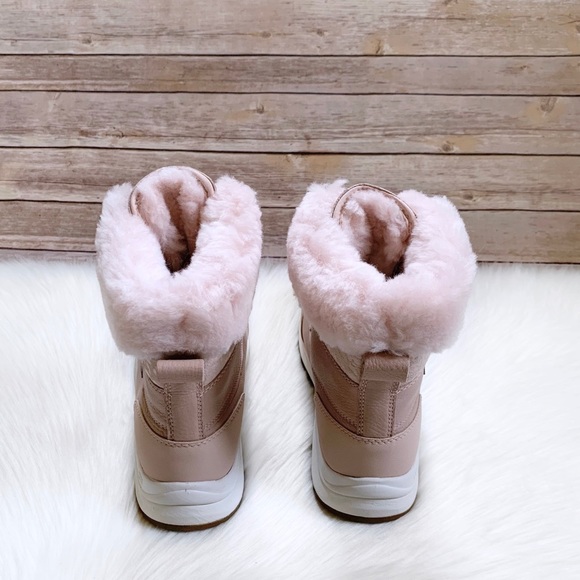 UGG Adirondack III Snow Leopard Quartz Boots - Picture 7 of 9